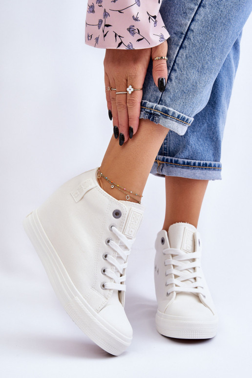 Zapatos casual con suela Big Star LL274035 color blanco.