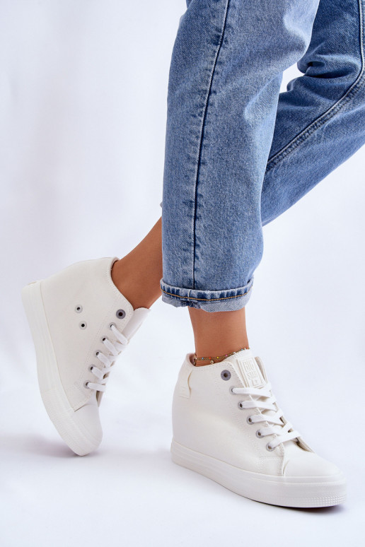 Zapatos casual con suela Big Star LL274035 color blanco.
