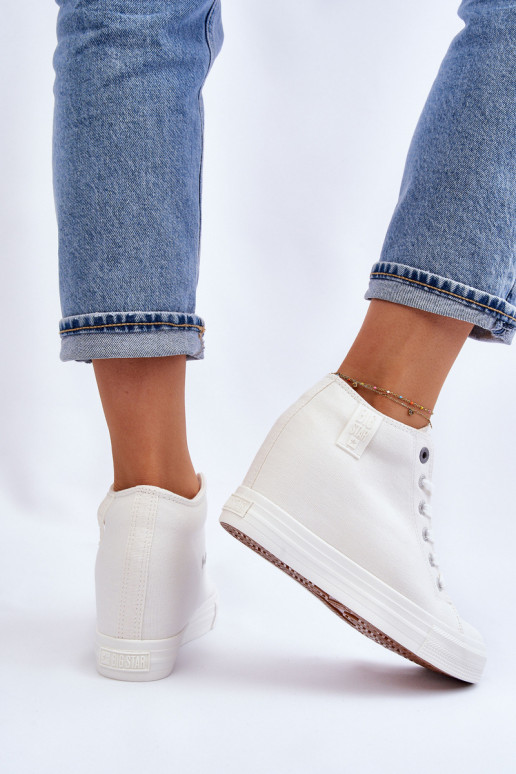 Zapatos casual con suela Big Star LL274035 color blanco.