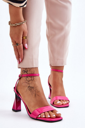 con efecto lacado Elegantes sandalias de tacón en color rosa Owen