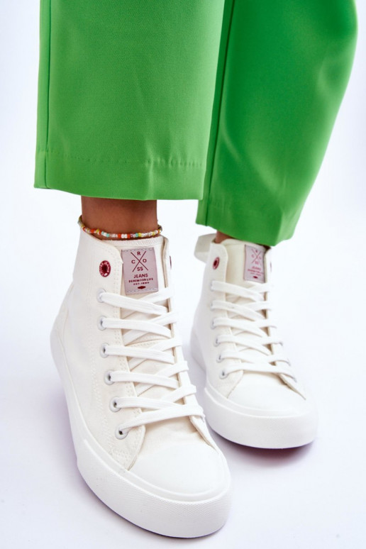 Cross Jeans LL2R4086C Zapatos casual en color blanco con un modelo clásico.