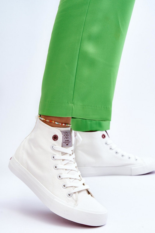 Cross Jeans LL2R4086C Zapatos casual en color blanco con un modelo clásico.