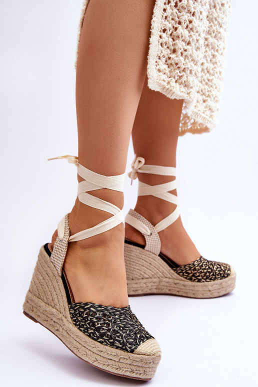 Sandalias de plataforma en color negro Josephine con tiras