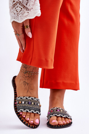 Pantuflas decoradas en color negro Bellisa 2