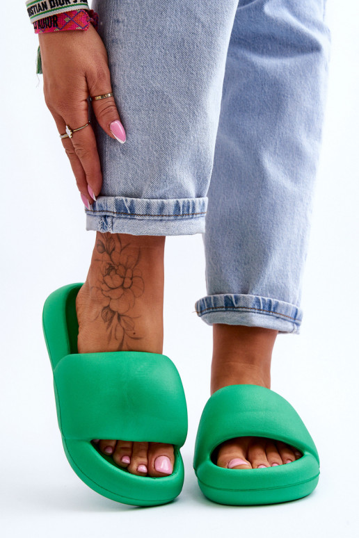 Pantuflas ligeras con suela chapada en oro en verde Milton