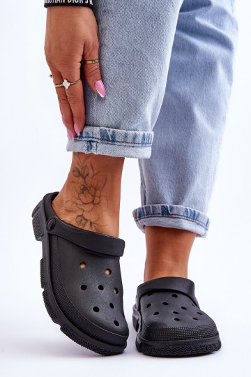 Pantuflas ligeras en color negro Rabios