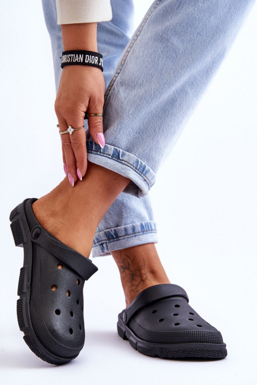 Pantuflas ligeras en color negro Rabios