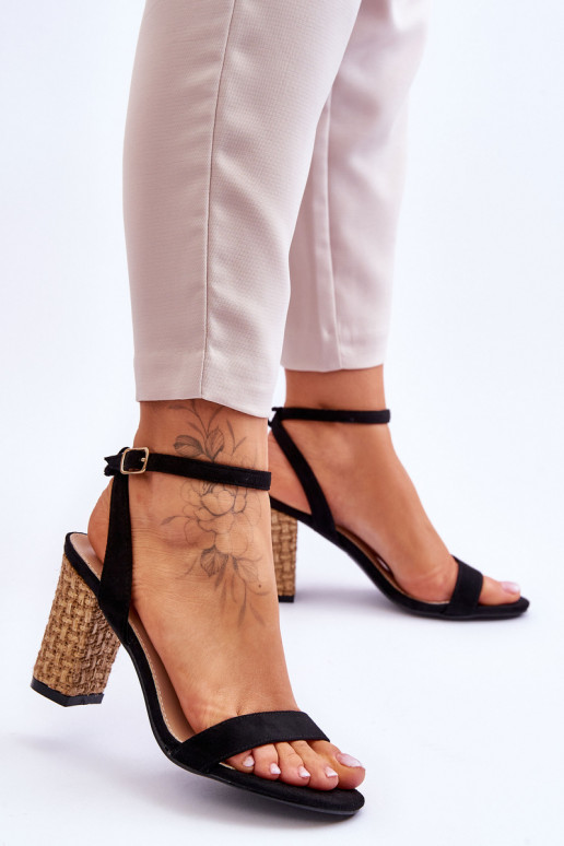 Sandalias de ante en color negro Selila