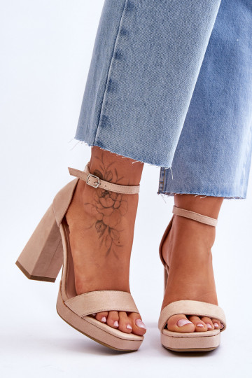 Tacones altos de gamuza con punta cuadrada Merila beige