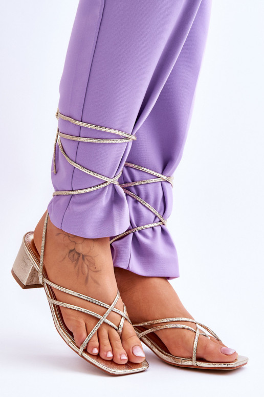 Zapatos de tacón con tiras en color dorado Secret Love