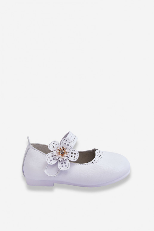 Bailarinas infantiles con flor en color blanco Cobi
