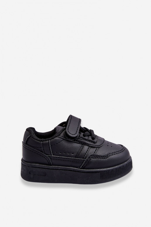 Zapatillas deportivas infantiles del modelo clásico en color negro Marlin.