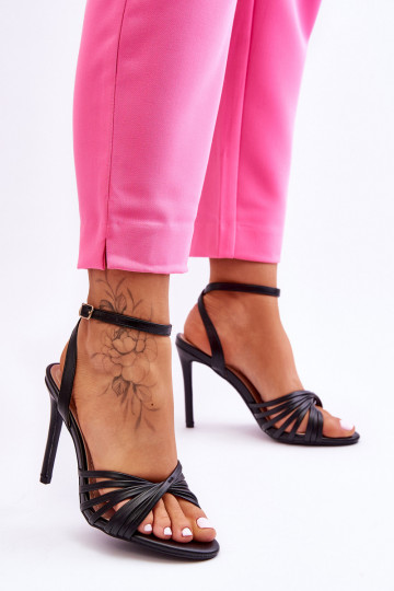Sandalias de mujer con tacón fino en color negro My Darling 2