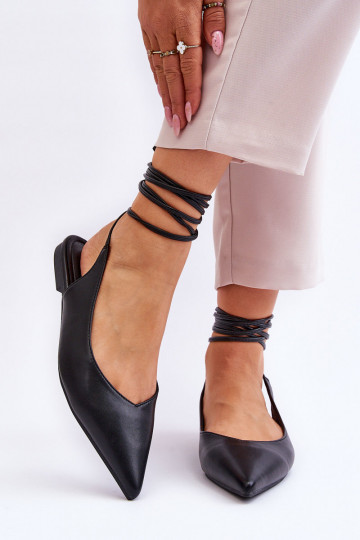 Zapatos en punta con cordones Turriso en negro