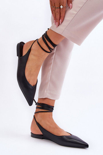 Zapatos en punta con cordones Turriso en negro 2