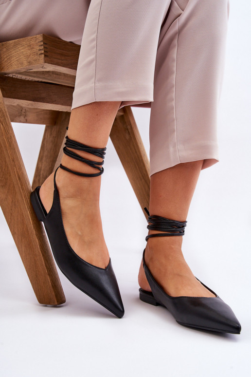 Zapatos en punta con cordones Turriso en negro Zapatos en punta con cordones Turriso en negro