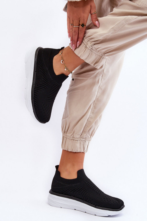 Zapatillas deportivas del modelo resistente en color negro Ferive Zapatillas deportivas del modelo resistente en color negro Ferive