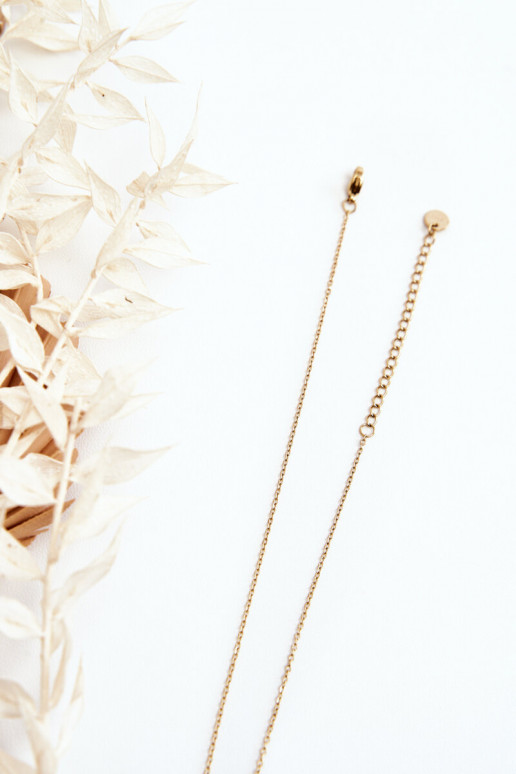 Collar en color dorado