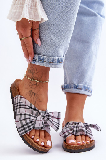 Pantuflas con cintas y plataforma en gris Vero 2