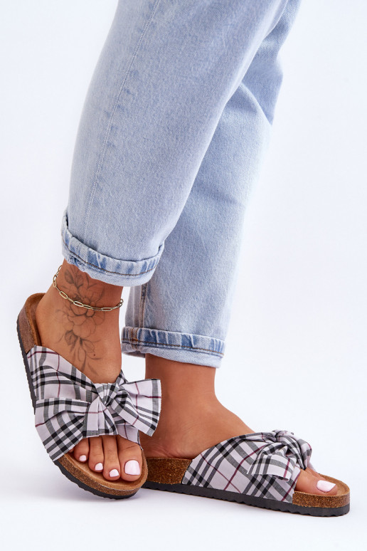 Pantuflas con cintas y plataforma en gris Vero