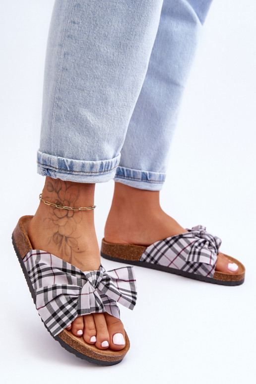 Pantuflas con cintas y plataforma en gris Vero