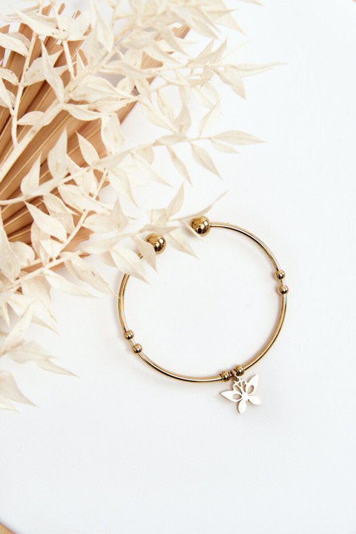 la pulsera es de oro