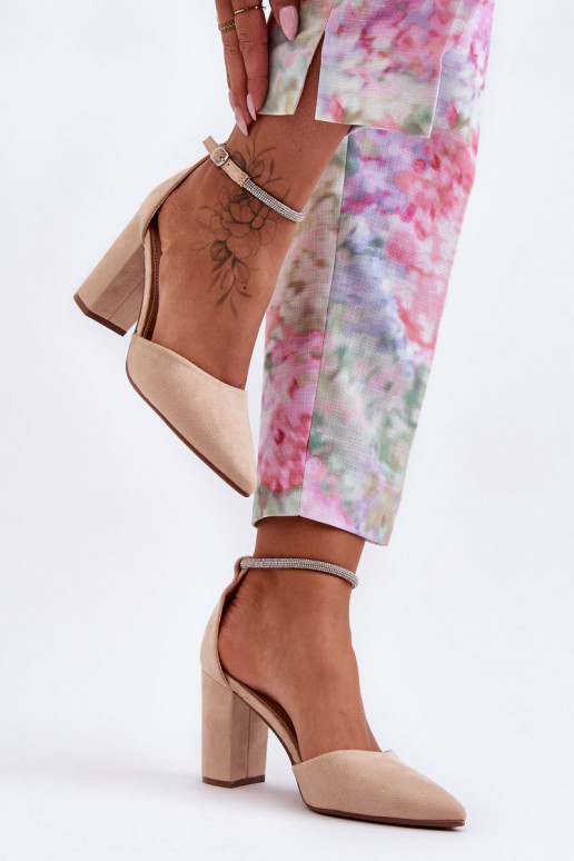 Zapatos de ante con ojales brillantes en color beige Diamond Zapatos de ante con ojales brillantes en color beige Diamond