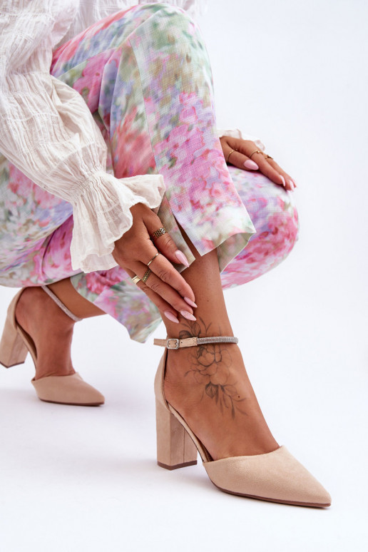 Zapatos de ante con ojales brillantes en color beige Diamond Zapatos de ante con ojales brillantes en color beige Diamond