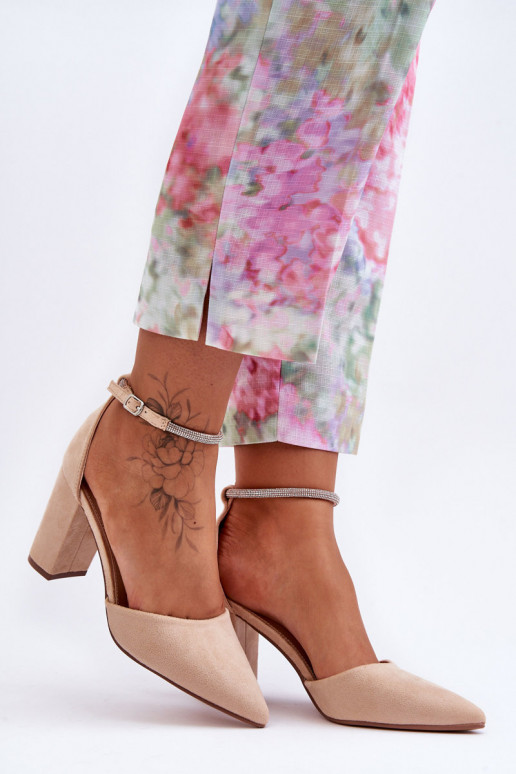 Zapatos de ante con ojales brillantes en color beige Diamond Zapatos de ante con ojales brillantes en color beige Diamond