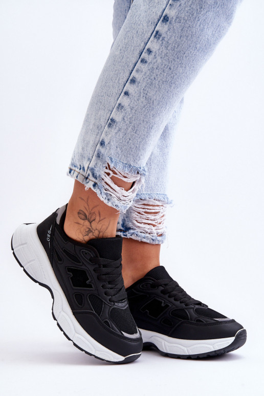 Zapatillas con malla en color negro Venecia.