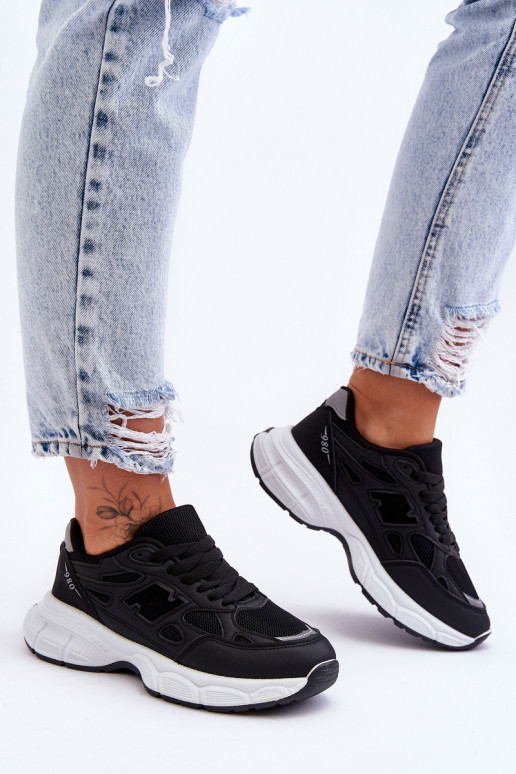 Zapatillas con malla en color negro Venecia.