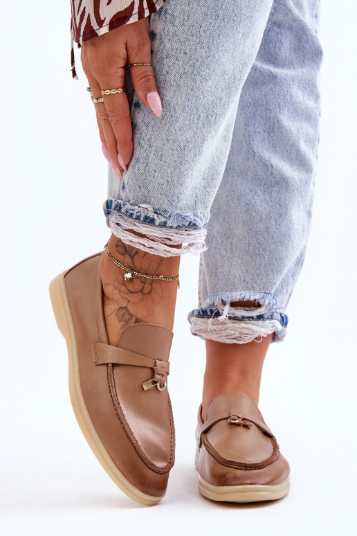 Mocasines de mujer modelo clásico en color marrón Cortez