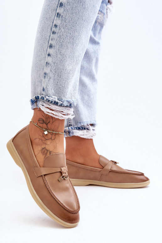 Mocasines de mujer modelo clásico en color marrón Cortez