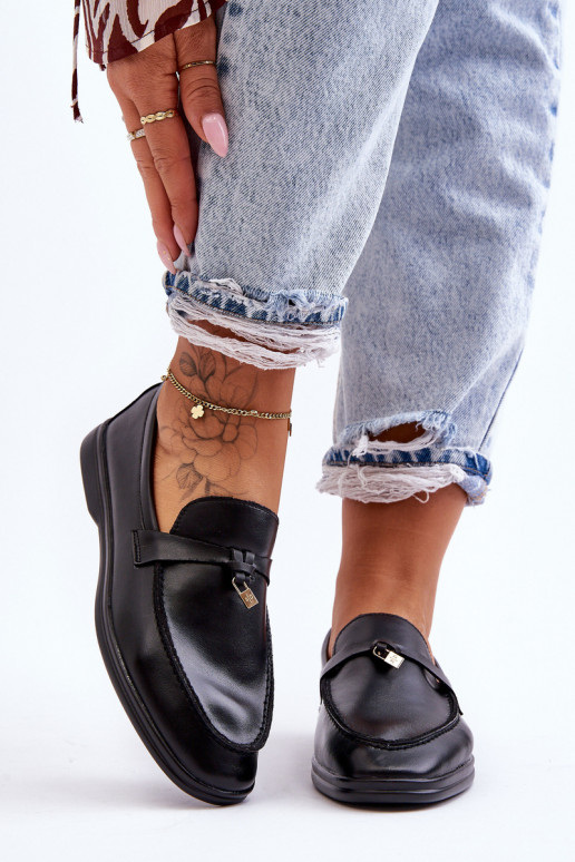 Mocasines de mujer modelo clásico en color negro Cortez