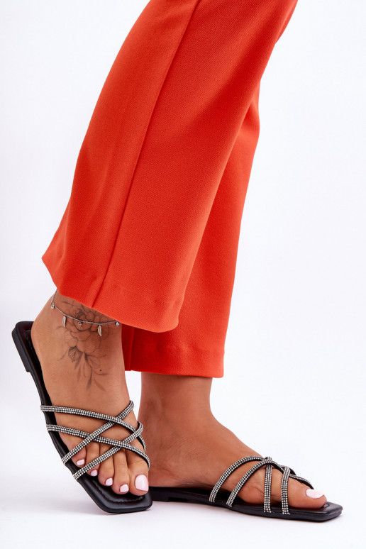 Pantuflas con tiras I color negro Leomi