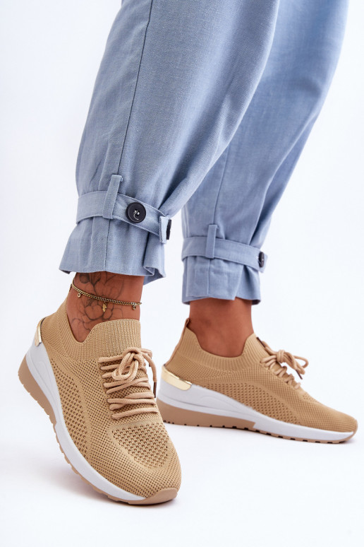 Deportivas Visconti color arena de un modelo llamativo Deportivas Visconti color arena de un modelo llamativo