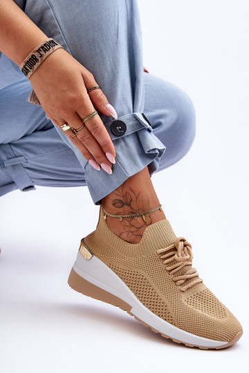 Deportivas Visconti color arena de un modelo llamativo 2