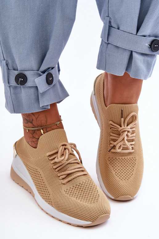 Deportivas Visconti color arena de un modelo llamativo Deportivas Visconti color arena de un modelo llamativo