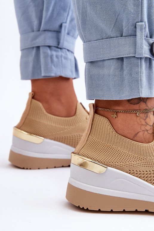 Deportivas Visconti color arena de un modelo llamativo Deportivas Visconti color arena de un modelo llamativo