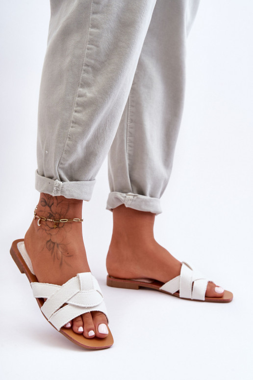 Pantuflas color blanco Aversa Pantuflas color blanco Aversa