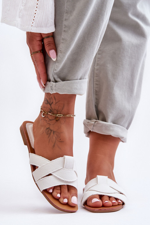 Pantuflas color blanco Aversa