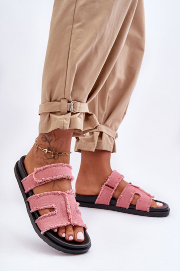 Pantuflas con cierres adhesivos en color rosa Lamirose