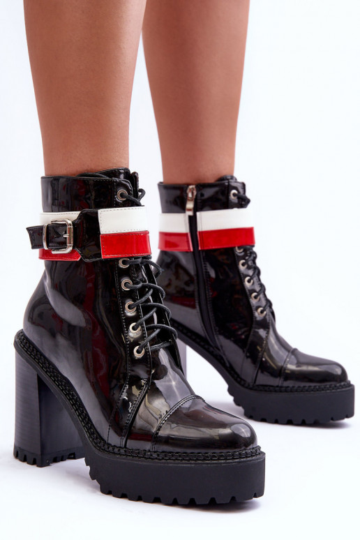 Botas con tacón en color negro Adrijana