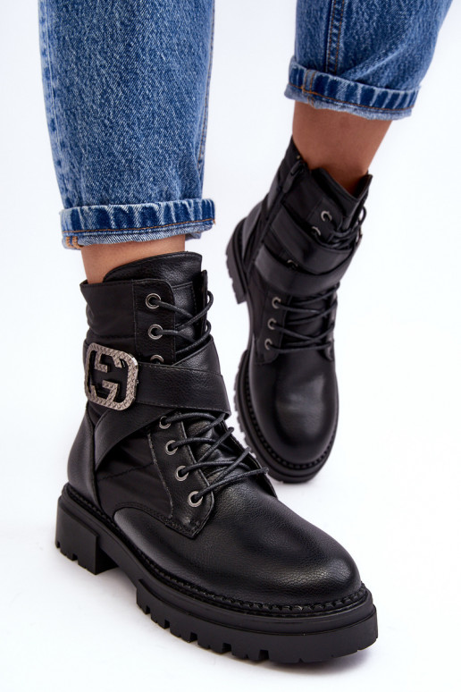 botas con cadenas en color negro Gennee