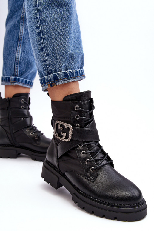 botas con cadenas en color negro Gennee