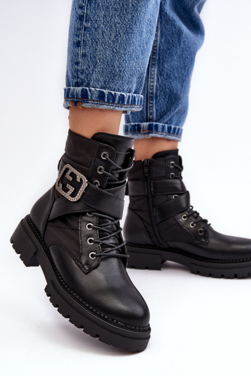 botas con cadenas en color negro Gennee