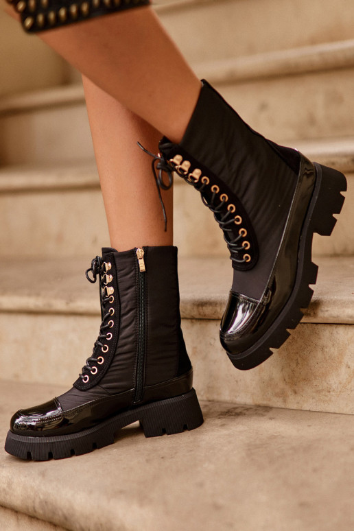 Botas calefactables con tacón ancho en color negro Saranema