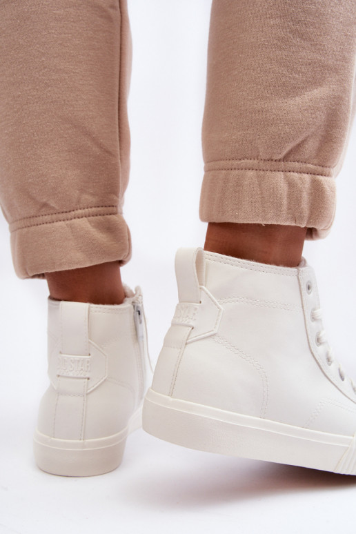 Calzado casual calentito con cremalleras en color blanco Big Star MM274017