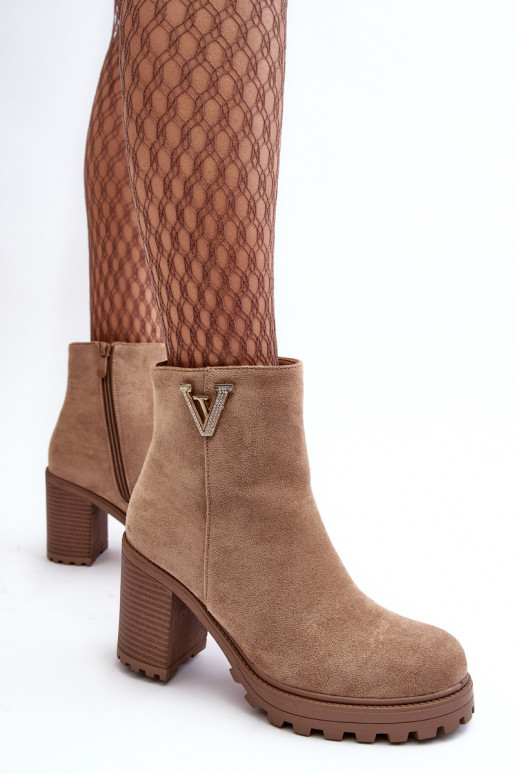 Botines de ante con adornos beige Strong