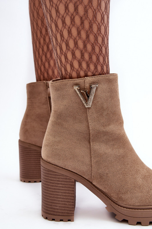 Botines de ante con adornos beige Strong